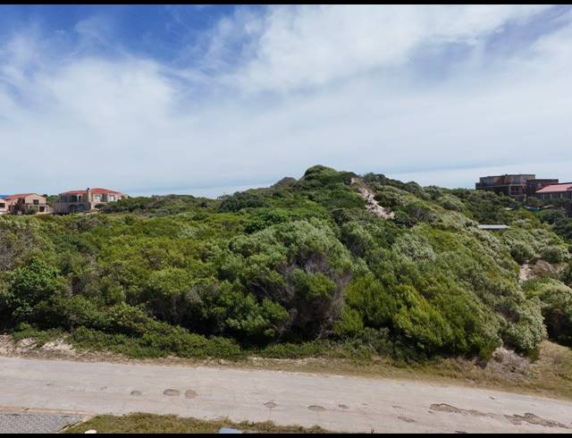 1,145M² VACANT LAND FOR SALE IN PARADISE BEACH